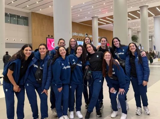 Con Diana Cabrera, “Las Gigantes” llegaron a Estambul