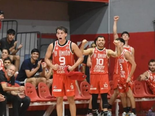 La Unión festejó sobre el final frente al puntero